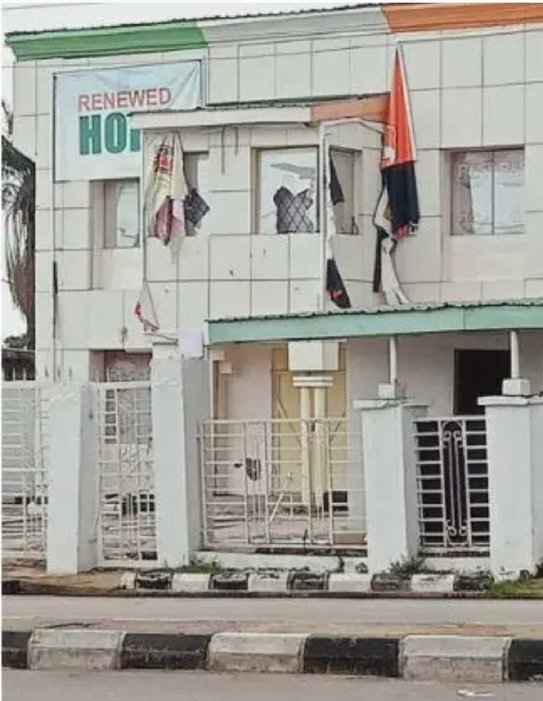 Bata-gari sun kai hari sakatariyar jam'iyyar SDP a Kogi Bata-gari sun kai hari sakatariyar jam'iyyar SDP a Kogi