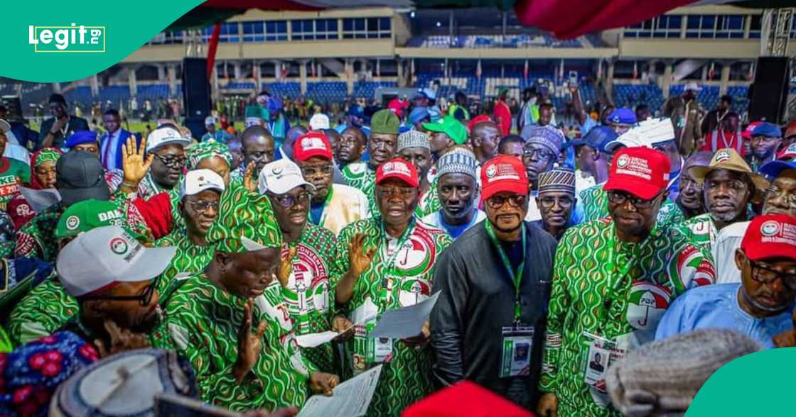 Gwamnoni da shugabannin PDP. Gwamnoni da shugabannin PDP.