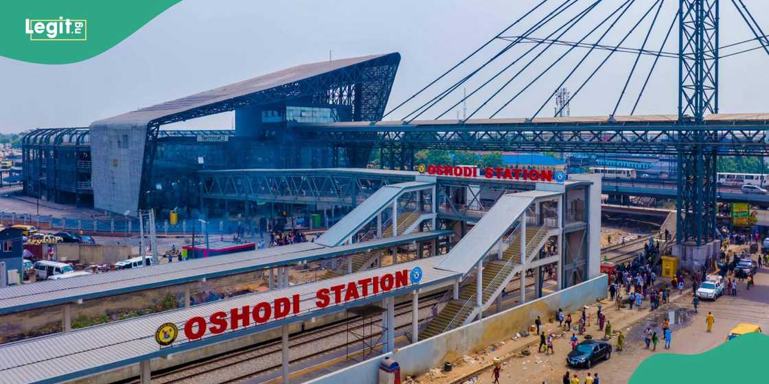 Travellers Crowd Lagos, Abuja Parks for Tinubu’s Reduced Fares Travellers Crowd Lagos, Abuja Parks for Tinubu’s Reduced Fares