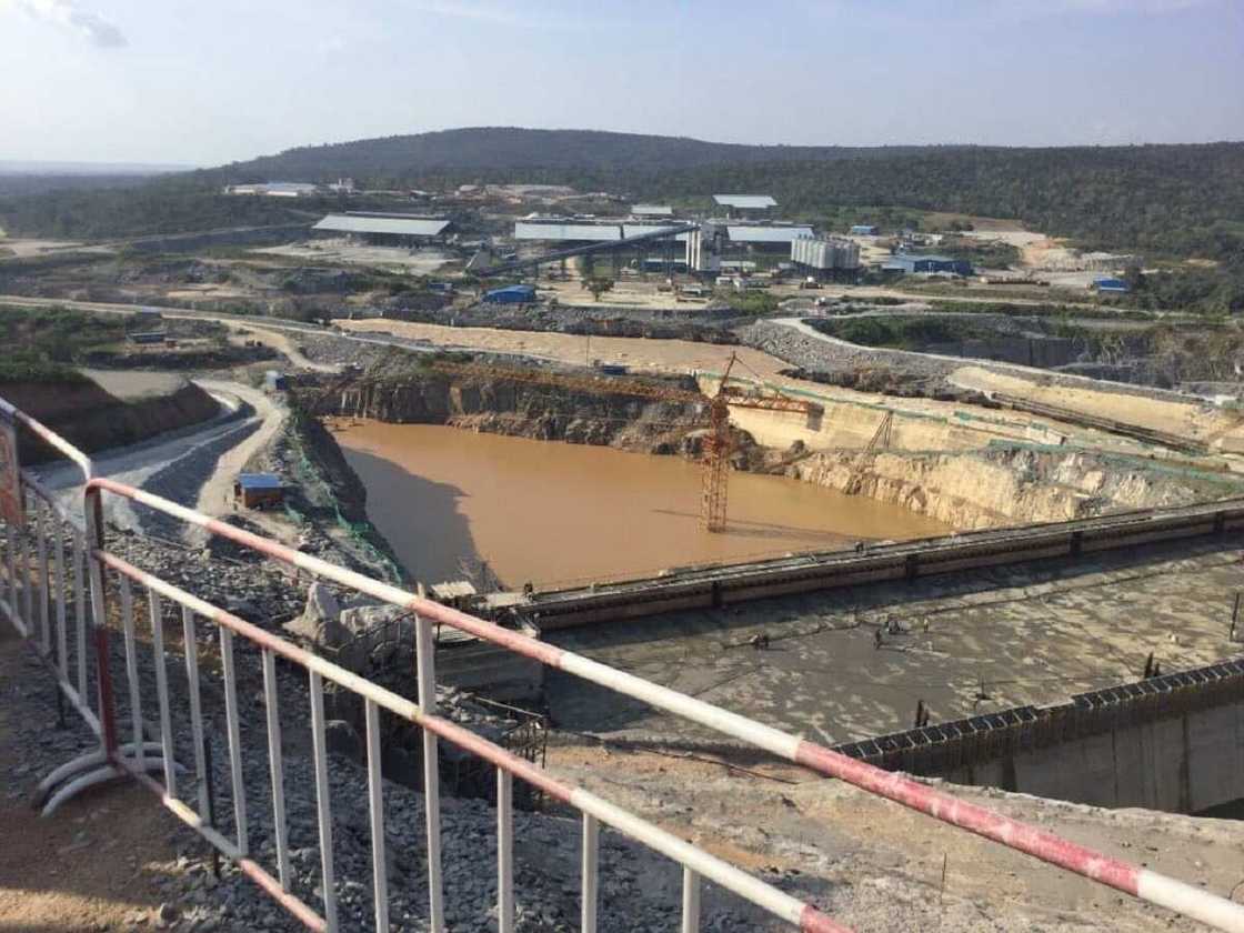 Yanzu: An harbe 2, an sace 'yan China 3 a yayin da 'yan bindiga suka kai hari wurin aikin lankarki na Zungeru Yanzu: An harbe 2, an sace 'yan China 3 a yayin da 'yan bindiga suka kai hari wurin aikin lankarki na Zungeru