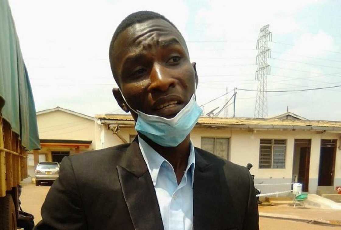 Matashi dan shekara 19 ya fito takarar shugaban kasa a Uganda Matashi dan shekara 19 ya fito takarar shugaban kasa a Uganda