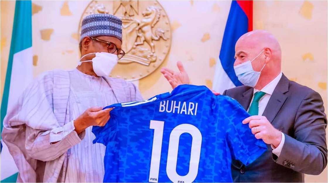 Lamba 10 mai rabawa: Shugabannin FIFA da CAF sun ziyarci Buhari a Villa