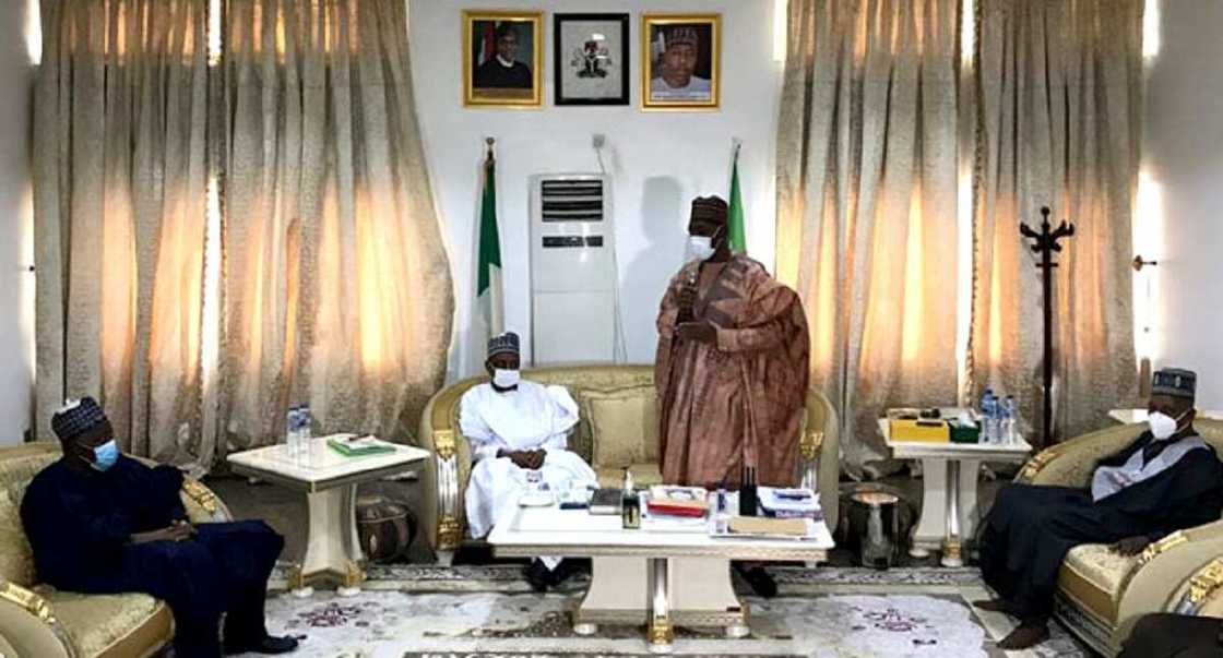 Ta'addanci: Ya kamata Buhari ya san barnar da dakarun sojoji suke yi - Gwamna Zulum zai fasa kwai Ta'addanci: Ya kamata Buhari ya san barnar da dakarun sojoji suke yi - Gwamna Zulum zai fasa kwai