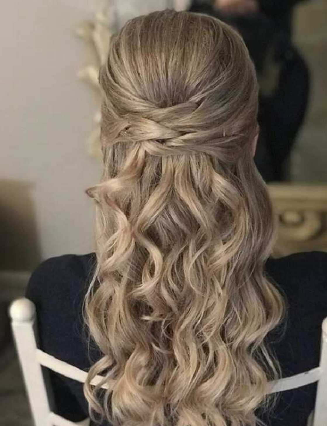 20 cute and easy hairstyles for long hair to do at home 20 cute and easy hairstyles for long hair to do at home