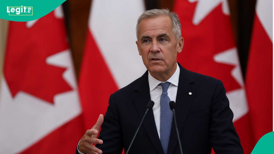 See documents foreigners must submit for work permit at Canada's port of entry