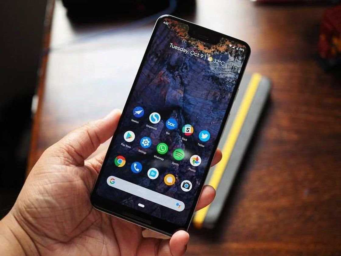 Google Pixel 3 XL specs