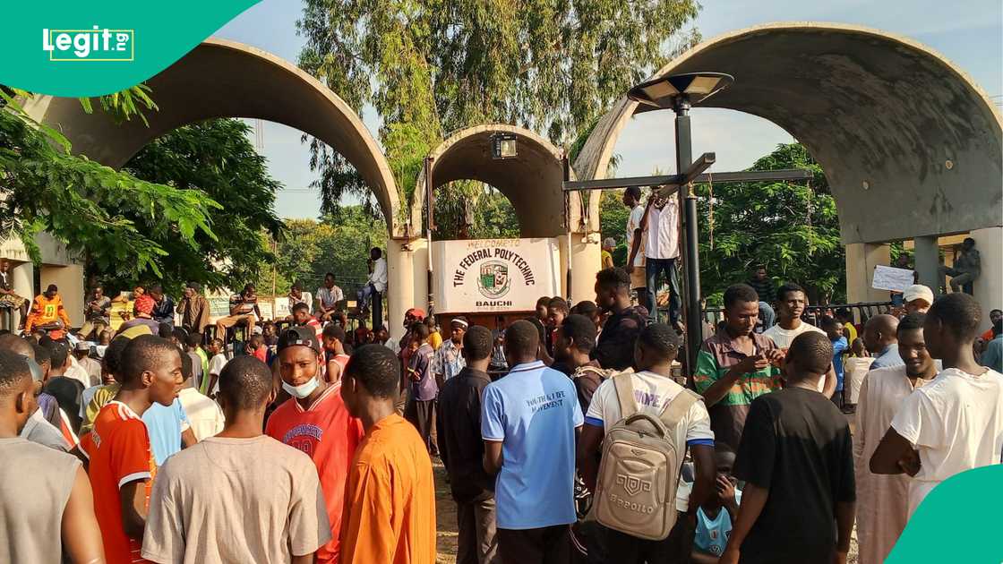 Hukumar gudanarwar kwalejin fasaha ta tarayya a Bauchi ta rufe makarantar bayan harin 'yan fashi Hukumar gudanarwar kwalejin fasaha ta tarayya a Bauchi ta rufe makarantar bayan harin 'yan fashi