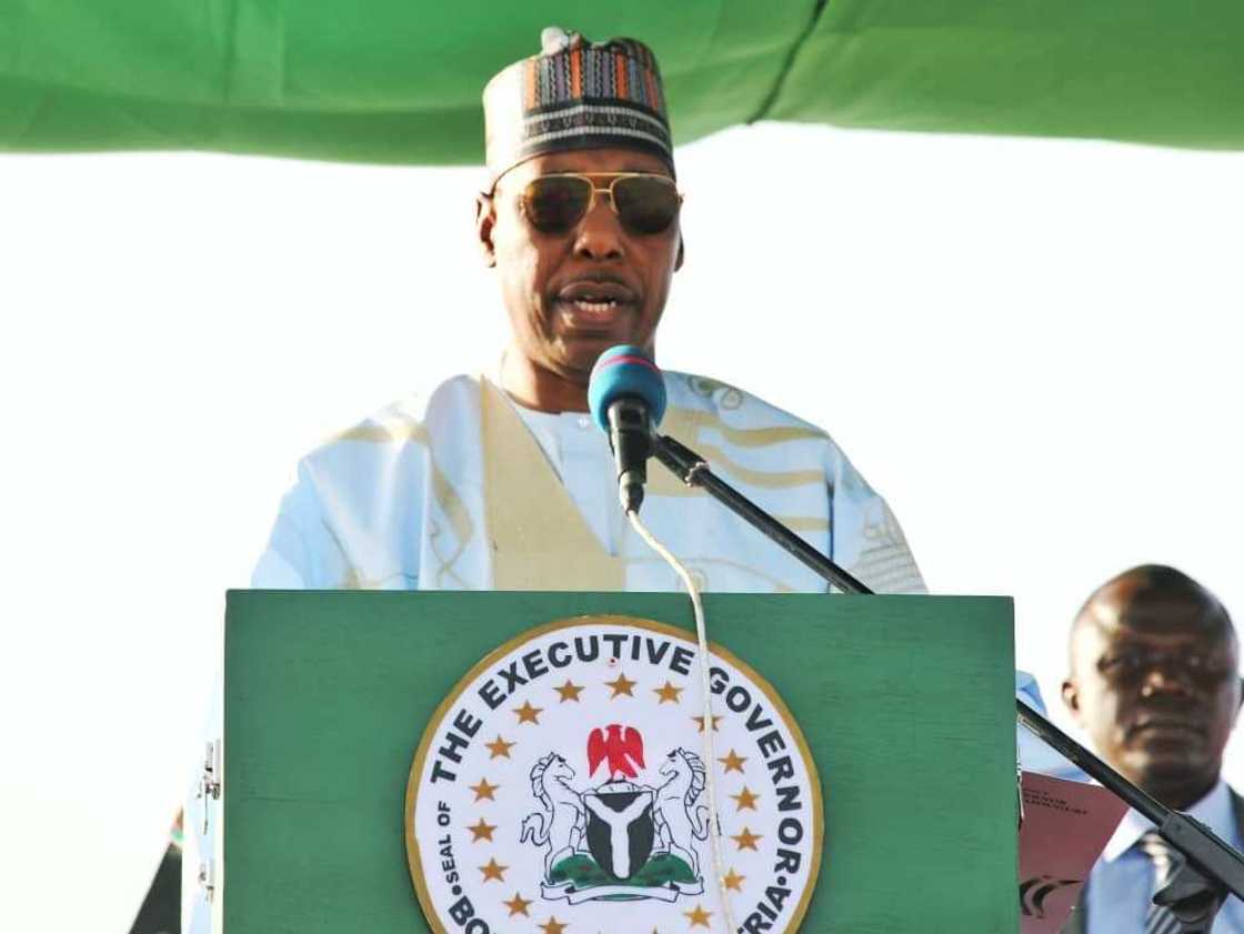 Hotuna: Zulum ya ci zaben fidda gwani, ya ki fitowa takarar VP, ya ce sake gina Borno ne a gabansa Hotuna: Zulum ya ci zaben fidda gwani, ya ki fitowa takarar VP, ya ce sake gina Borno ne a gabansa