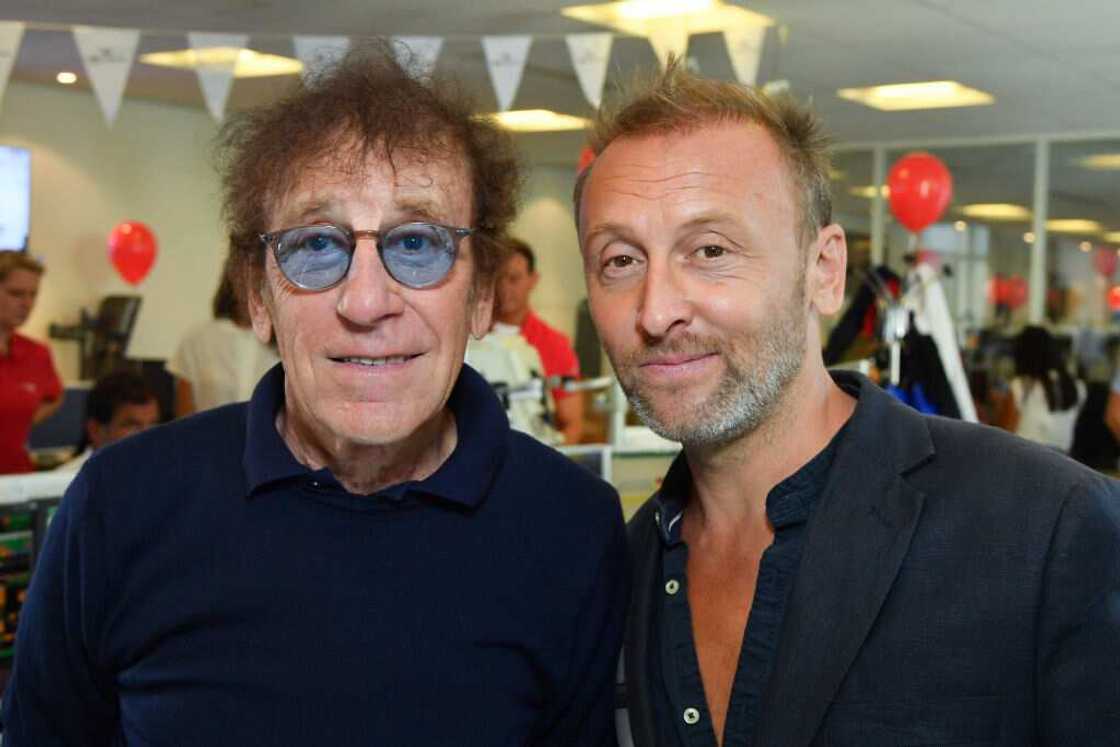 Alain Souchon et son fils Pierre Souchon à la journée de bienfaisance 2018 d'Aurel BGC, 2018 à Paris Alain Souchon et son fils Pierre Souchon à la journée de bienfaisance 2018 d'Aurel BGC, 2018 à Paris
