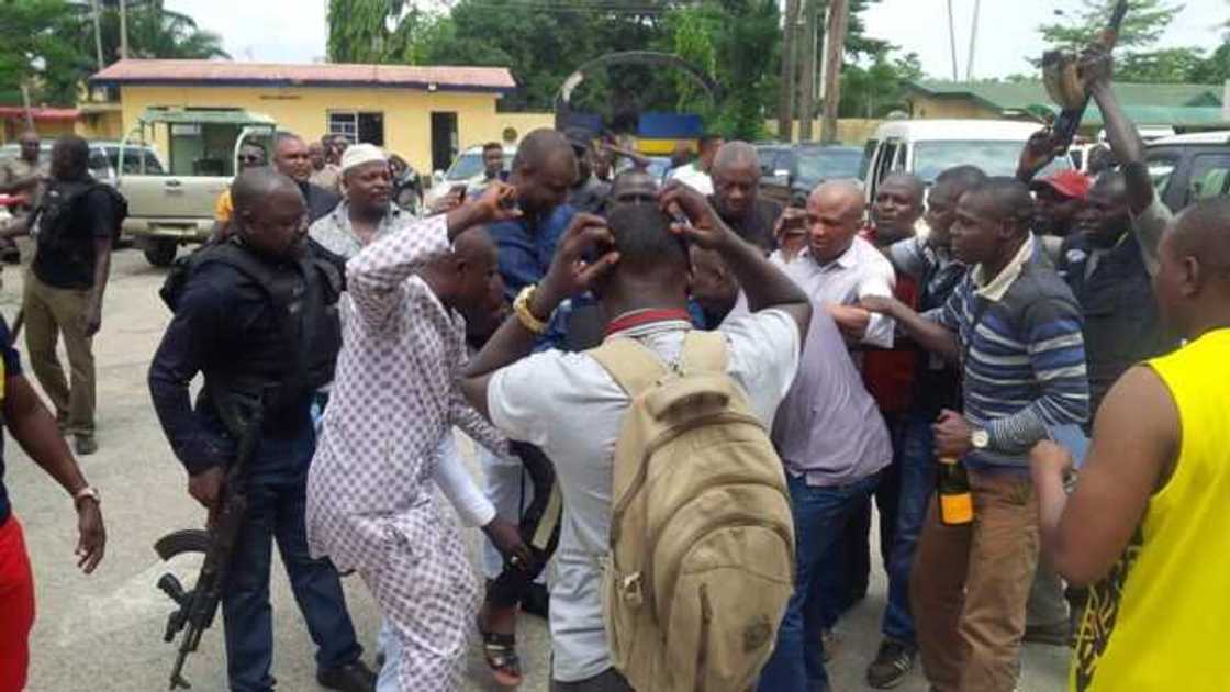 Bincika Gaskiya: Shin hukumar 'yan sanda ta dawo da Abba Kyari bakin aiki bayan bincike? Bincika Gaskiya: Shin hukumar 'yan sanda ta dawo da Abba Kyari bakin aiki bayan bincike?