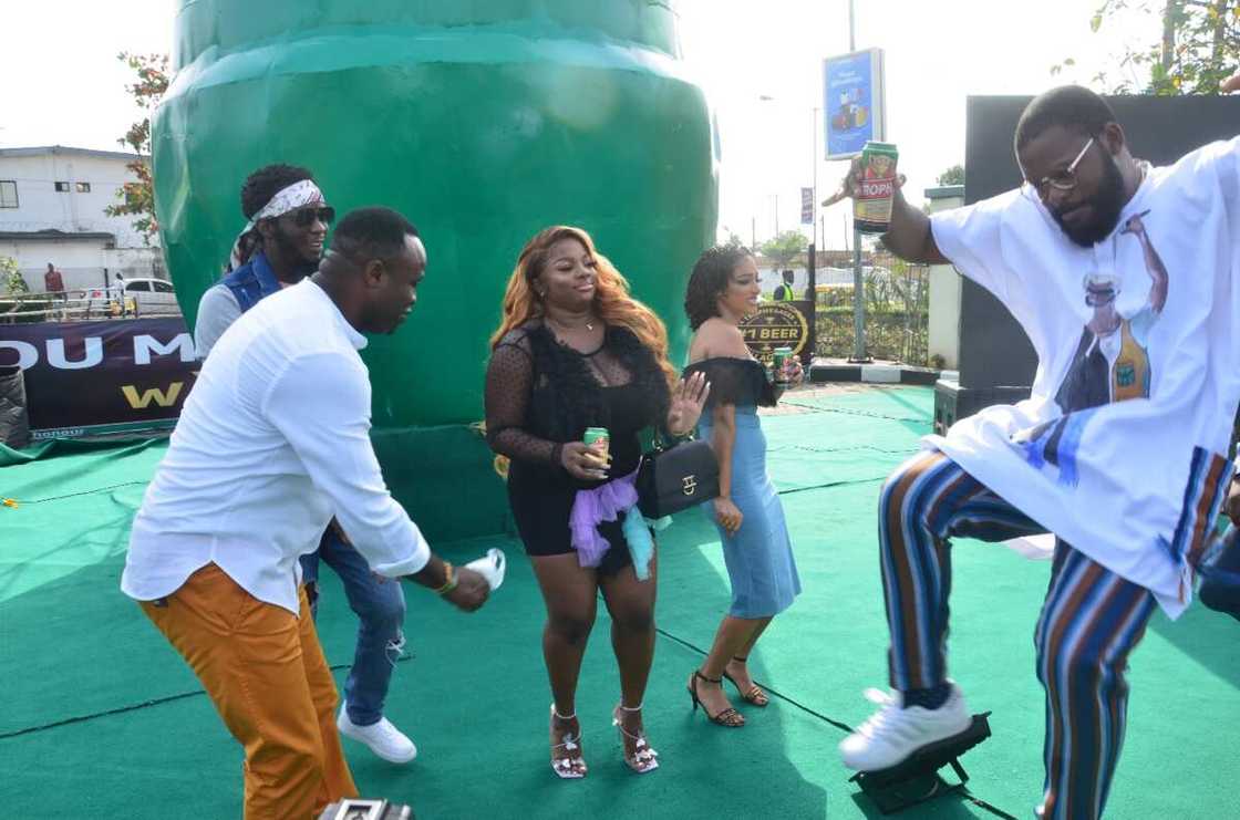 Trophy Celebrates Leading Beer Brand Position with Unveiling of Tallest Beer Bottle Trophy Celebrates Leading Beer Brand Position with Unveiling of Tallest Beer Bottle