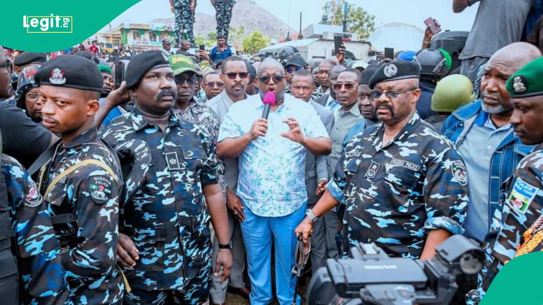 Gwamna Caleb Manasseh Mutfwang Gwamna Caleb Manasseh Mutfwang