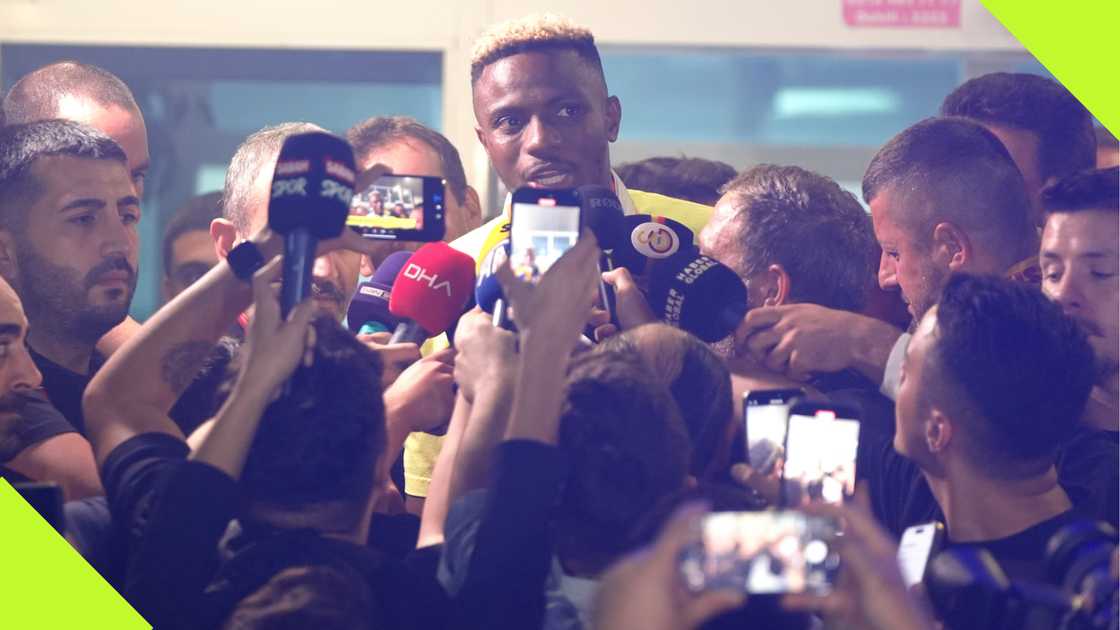 Victor Osimhen welcomed by Galatasaray fans after arriving at the airport in Istanbul.