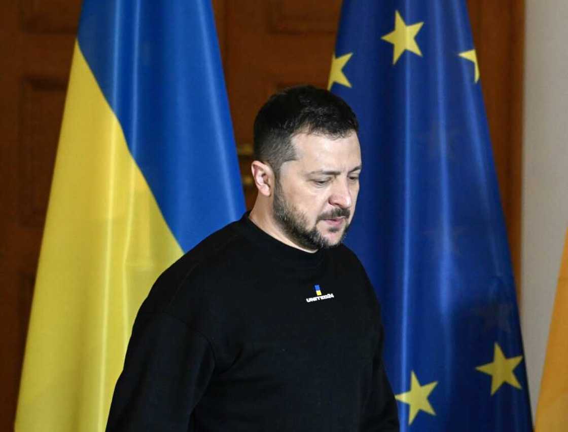 Ukrainian President Volodymyr Zelensky has urged Western countries to seize frozen Russian assets to pay for his country's reconstruction Ukrainian President Volodymyr Zelensky has urged Western countries to seize frozen Russian assets to pay for his country's reconstruction