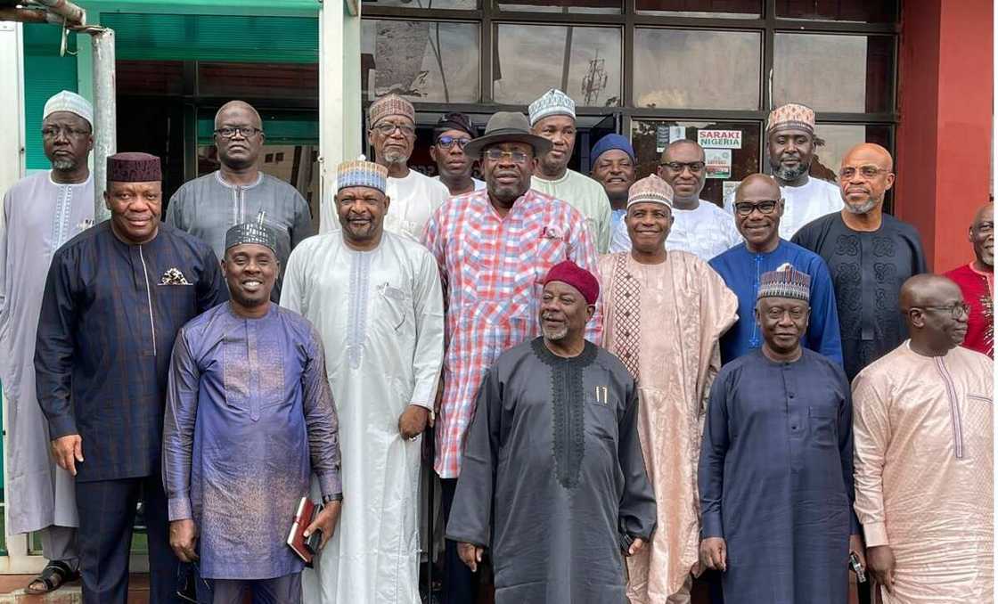 PDP ta zargi APC da kulla mata makarkashiya a Majalisar Dattawa PDP ta zargi APC da kulla mata makarkashiya a Majalisar Dattawa