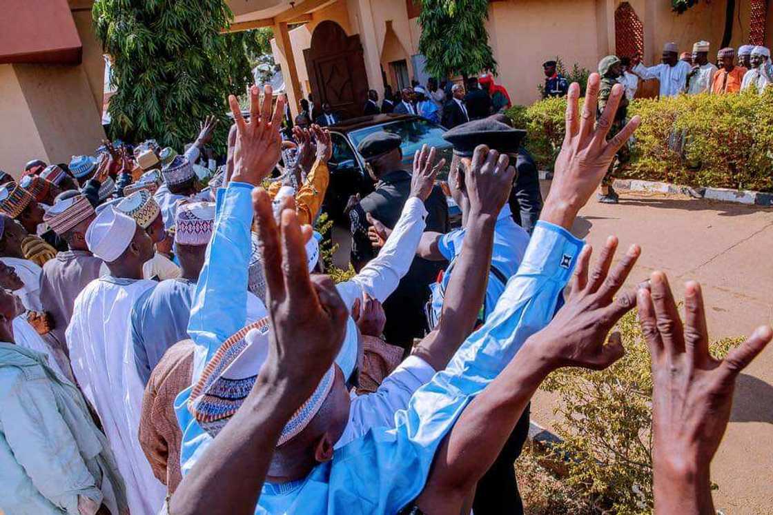 Hotunan ta'aziyyar da Shugaba Buhari ya kai jihar Sokoto Hotunan ta'aziyyar da Shugaba Buhari ya kai jihar Sokoto