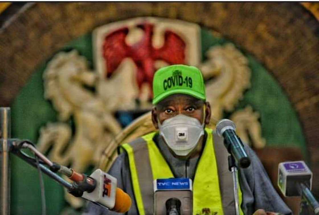 Yanzu-yanzu: Ganduje ya tsawaita dokar kulle a Kano Yanzu-yanzu: Ganduje ya tsawaita dokar kulle a Kano