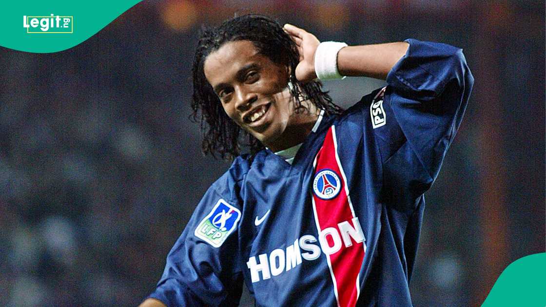 Ronaldinho, Jay Jay Okocha, PSG, Paris, Brazil, Nigeria Ronaldinho, Jay Jay Okocha, PSG, Paris, Brazil, Nigeria