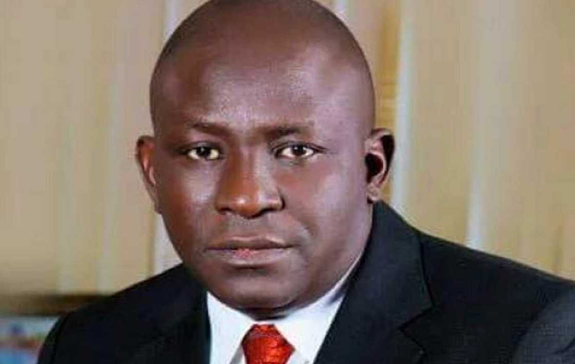 Da Ɗuminsa: ICPC Na Neman Surukin Buhari Ruwa a Jallo Kan 'Damfara' Ta $65m Da Ɗuminsa: ICPC Na Neman Surukin Buhari Ruwa a Jallo Kan 'Damfara' Ta $65m