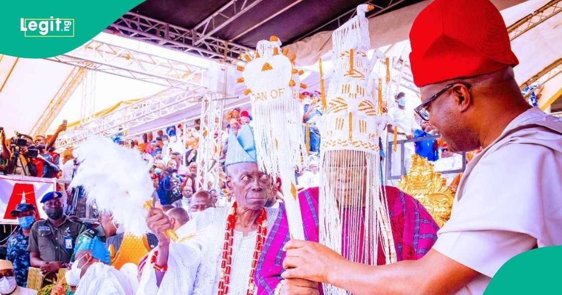 Six notable facts come to light about the Ibadan obaship system following the Olubadan’s death. Six notable facts come to light about the Ibadan obaship system following the Olubadan’s death.