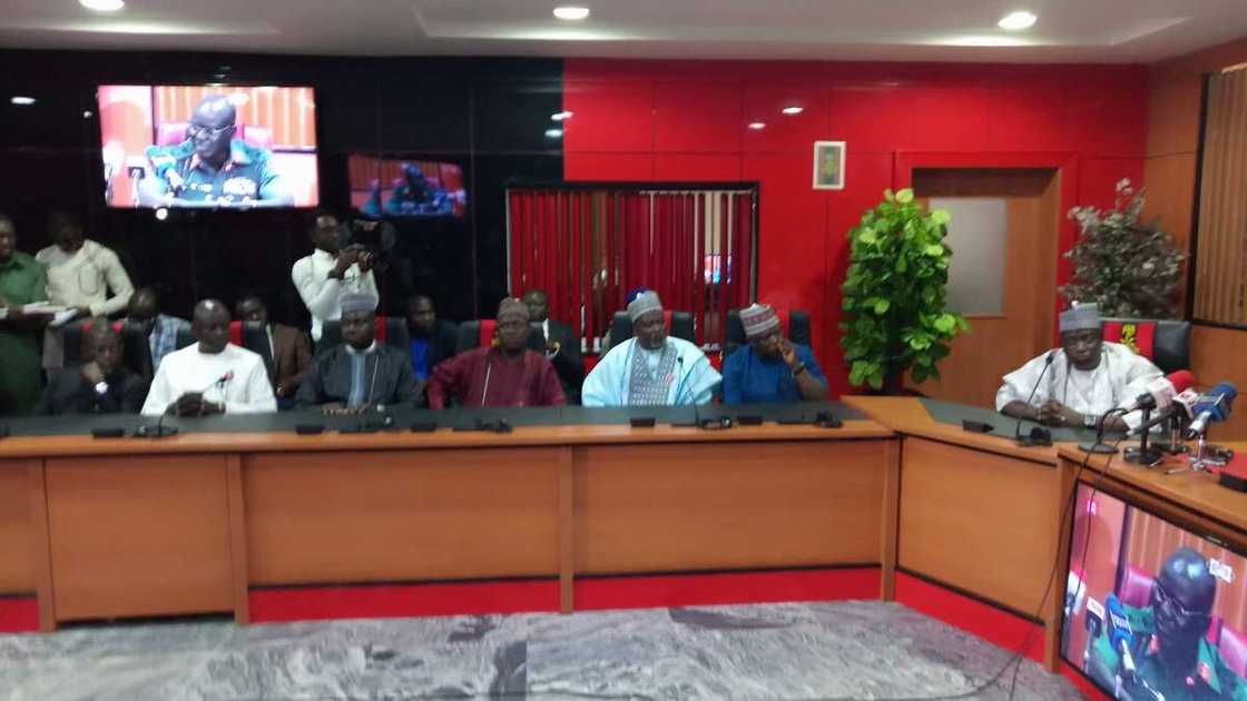 Yanzu-yanzu: Gwamna Lalong ya yiwa Buratai ta'aziyar rasuwar Janar Alkali Yanzu-yanzu: Gwamna Lalong ya yiwa Buratai ta'aziyar rasuwar Janar Alkali