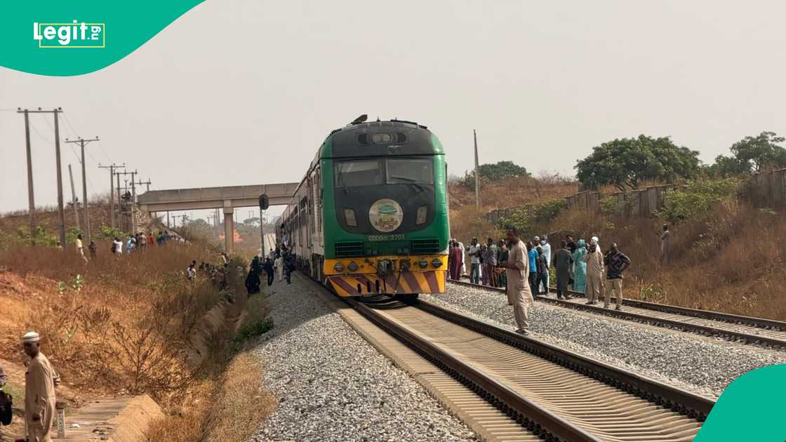 Jirgin kasan Abuja zuwa Kaduna ya yi hadari Jirgin kasan Abuja zuwa Kaduna ya yi hadari