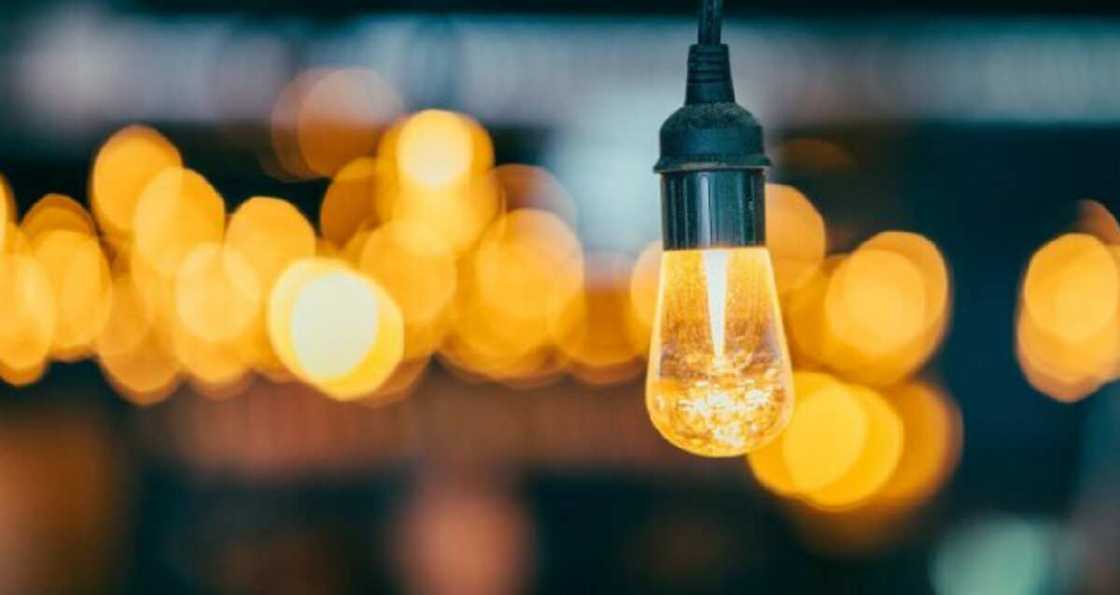 Tallafin Covid 19: Yan Ghana za su sha wutan lantarki na watanni biyu kyauta Tallafin Covid 19: Yan Ghana za su sha wutan lantarki na watanni biyu kyauta