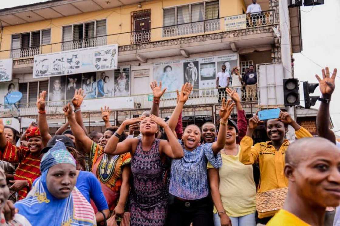 Hotuna: Dubban mazauna Edo sun sha shagali bayan Obaseki ya fito murna a tituna Hotuna: Dubban mazauna Edo sun sha shagali bayan Obaseki ya fito murna a tituna