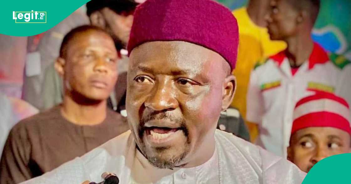 Sanata Kawu Sumaila. Sanata Kawu Sumaila.