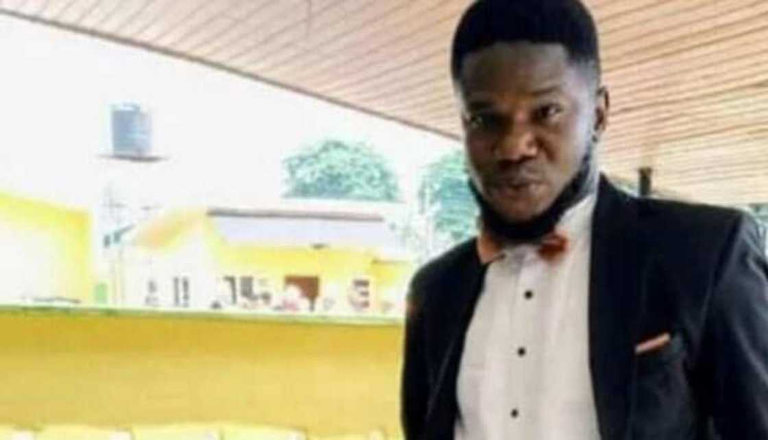 Dalibin SS3 ya doki Malami har lahira saboda ya zane kanwarsa Dalibin SS3 ya doki Malami har lahira saboda ya zane kanwarsa