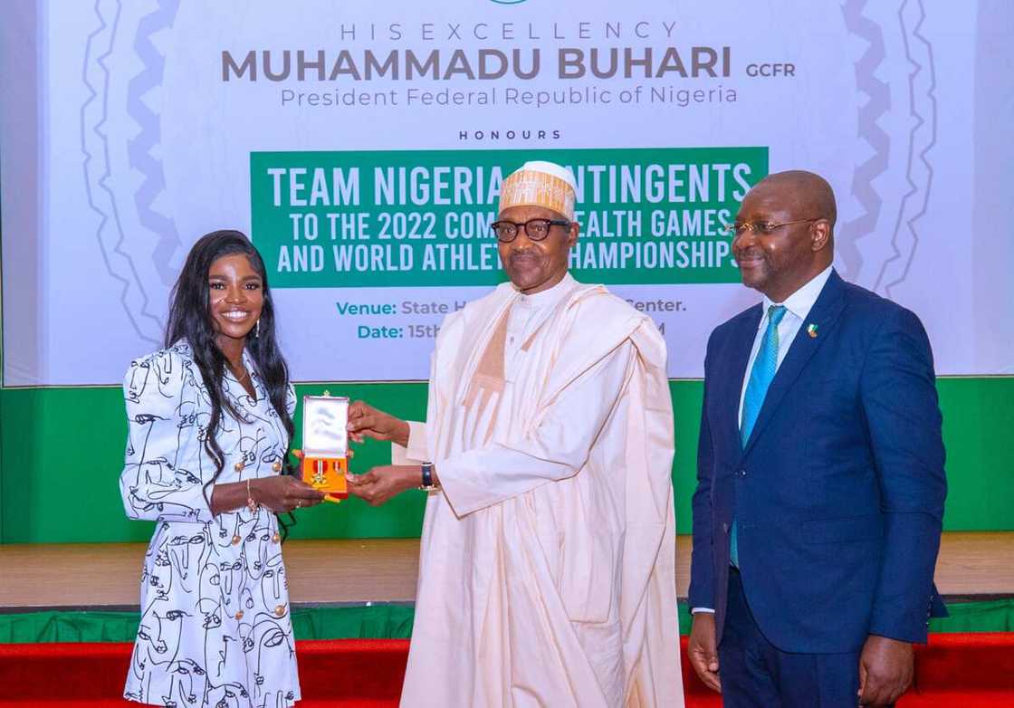 Buhari, Amusan Buhari, Amusan