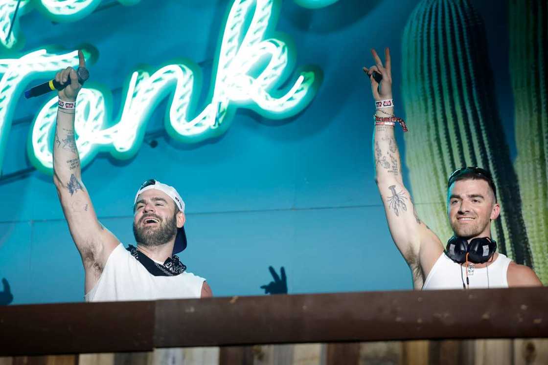 Alex Pall (L) and Andrew Taggart (R) of The Chainsmokers perform in Carlifornia Alex Pall (L) and Andrew Taggart (R) of The Chainsmokers perform in Carlifornia