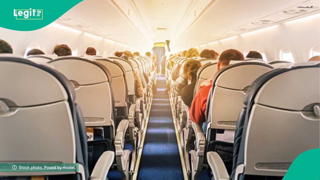 Cabin cleaner celebrated for returning $730 and several credit cards he found while cleaning an aeroplane Cabin cleaner celebrated for returning $730 and several credit cards he found while cleaning an aeroplane