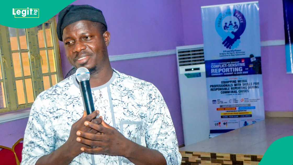 Dr Ridwan Kolawole and Dr Yikwab Yikwabs call for more constructive reporting and government responses to Nigeria’s farmer-herder crisis at the 2026 AUSS-NG conference. Dr Ridwan Kolawole and Dr Yikwab Yikwabs call for more constructive reporting and government responses to Nigeria’s farmer-herder crisis at the 2026 AUSS-NG conference.