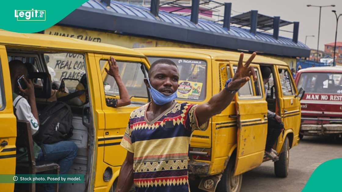 Man shares unusual experience on Lagos bus as conductor prays passionately before collecting woman’s fare Man shares unusual experience on Lagos bus as conductor prays passionately before collecting woman’s fare