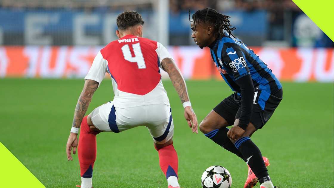 Ben White, Ademola Lookman, Arsenal, Atalanta, UEFA Champions League, Gewiss Stadium, Bergamo, Italy. Ben White, Ademola Lookman, Arsenal, Atalanta, UEFA Champions League, Gewiss Stadium, Bergamo, Italy.