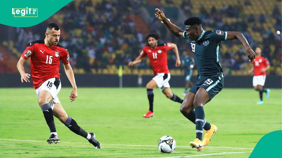 Taiwo Awoniyi, Mohamed Hamdy, Super Eagles, Nigeria, Egypt, Stade Roumde Adjia, Garoua, Cameroon, AFCON 2021. Taiwo Awoniyi, Mohamed Hamdy, Super Eagles, Nigeria, Egypt, Stade Roumde Adjia, Garoua, Cameroon, AFCON 2021.