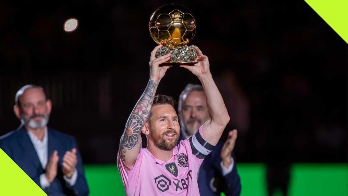 Lionel Messi presenting his Ballon d'Or to Inter Miami fans. Lionel Messi presenting his Ballon d'Or to Inter Miami fans.