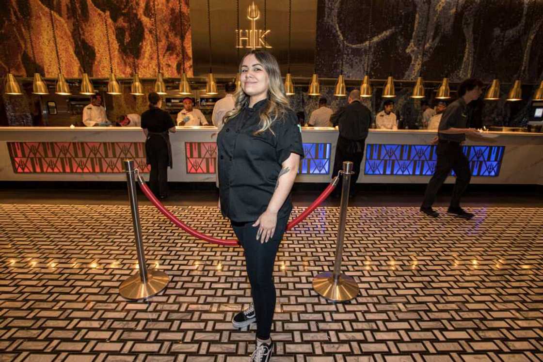 Hell's kitchen season 17 winner Hell's kitchen season 17 winner