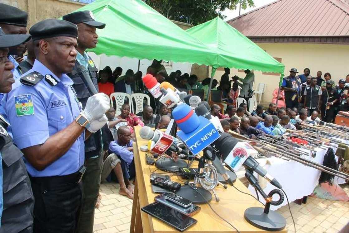 Operation Puff Adder: 'Yan sanda sun kamo wadanda suka sace shugaban UBEC Operation Puff Adder: 'Yan sanda sun kamo wadanda suka sace shugaban UBEC