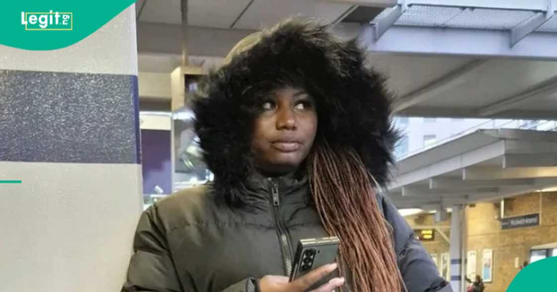 Lady emotional as her online lover arrives Nigeria to marry her after 6 months. Lady emotional as her online lover arrives Nigeria to marry her after 6 months.