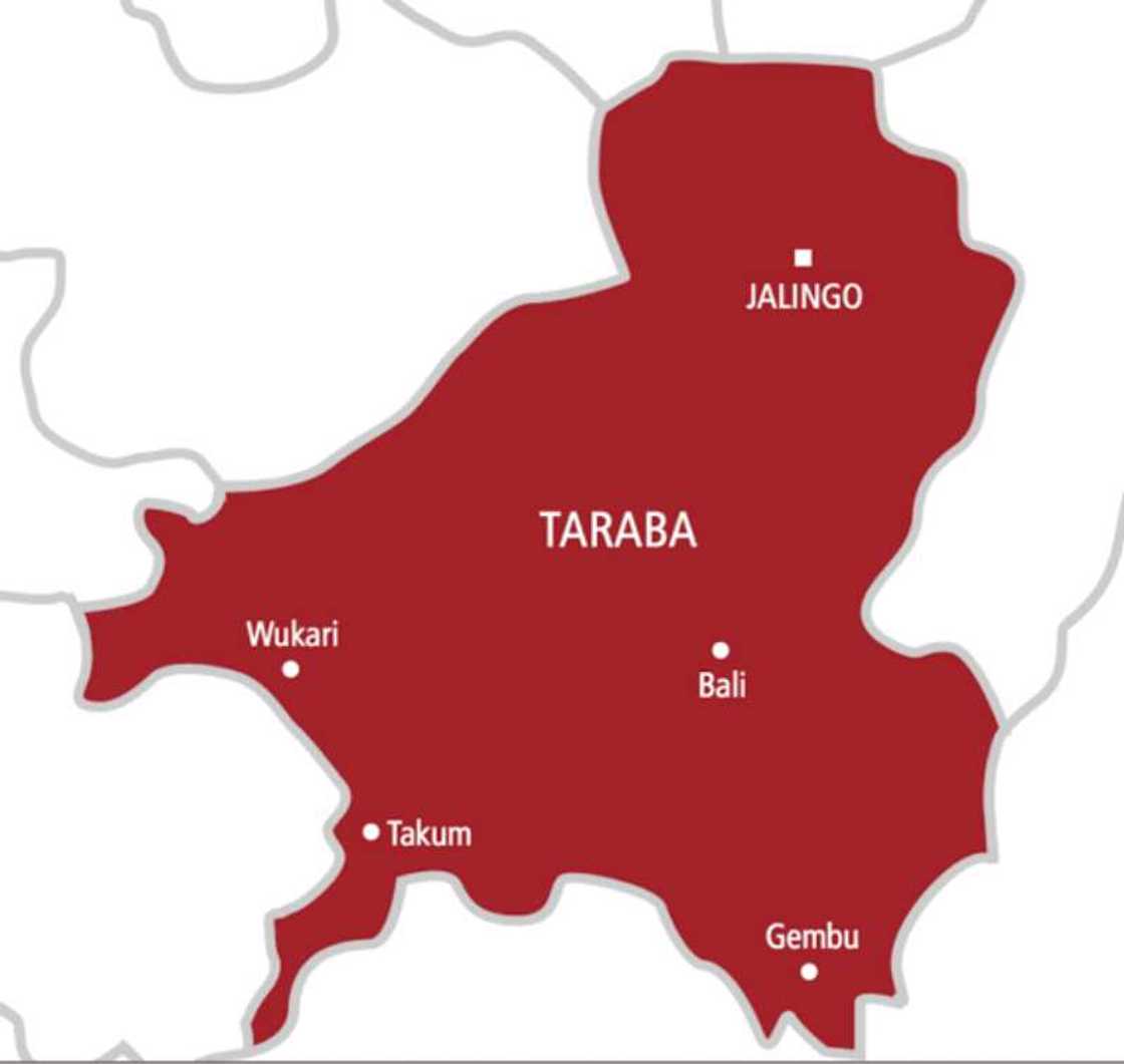 Miyagu sun bi shahararren manomi har gonarsa sun sheke shi a Taraba