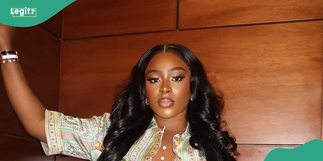 Fan drags Thayour over lady's public leter