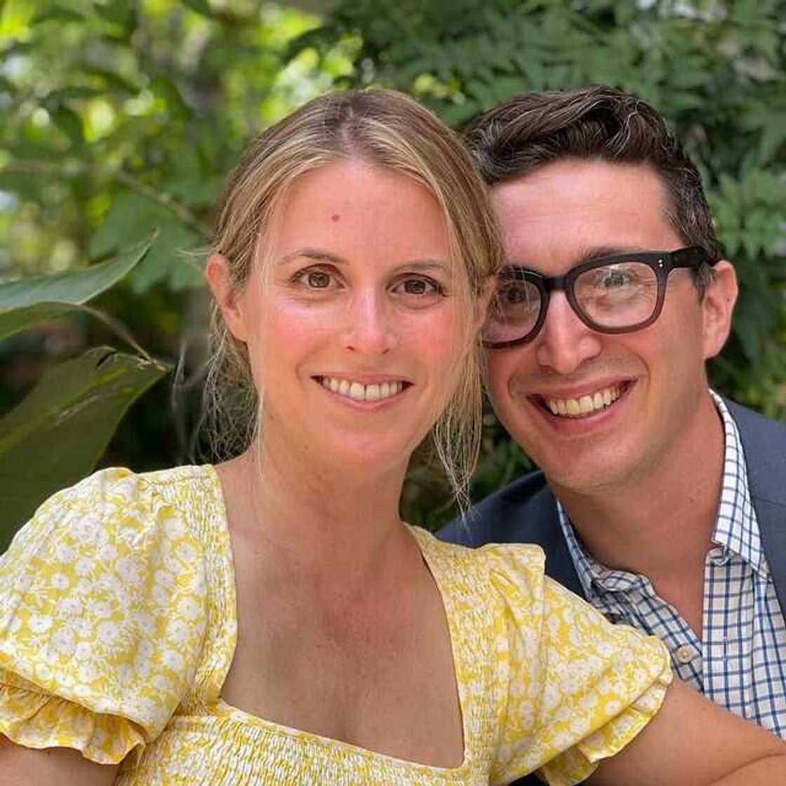 Is Buzzy Cohen married? Is Buzzy Cohen married?