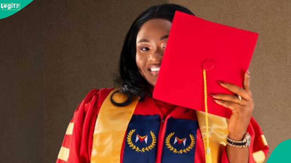 A lawyer pursuing a master’s degree at UNILAG bags an MBA from Miva Open University.