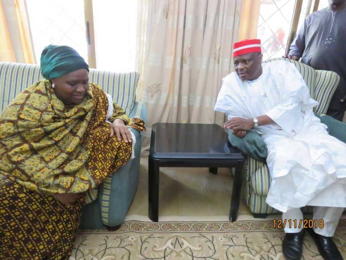 Kwankwaso ya ziyarci Iyalan Marigayi ‘Dan Masanin Kano da Isiyaka Rabiu Kwankwaso ya ziyarci Iyalan Marigayi ‘Dan Masanin Kano da Isiyaka Rabiu
