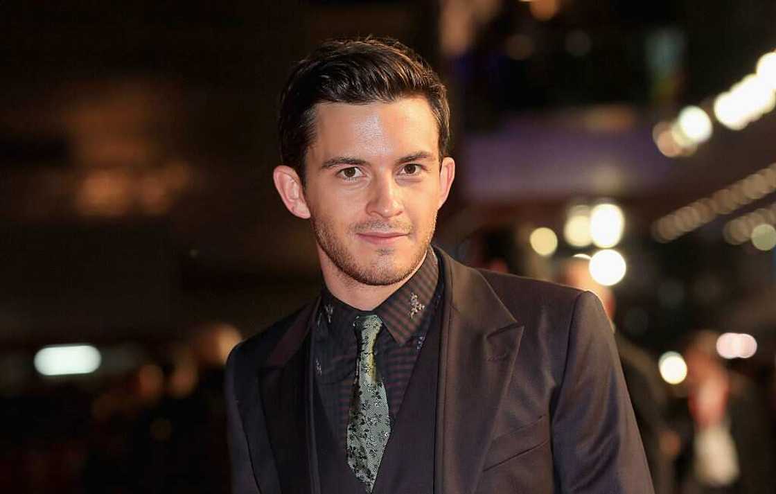 Jonathan Bailey dating Jonathan Bailey dating