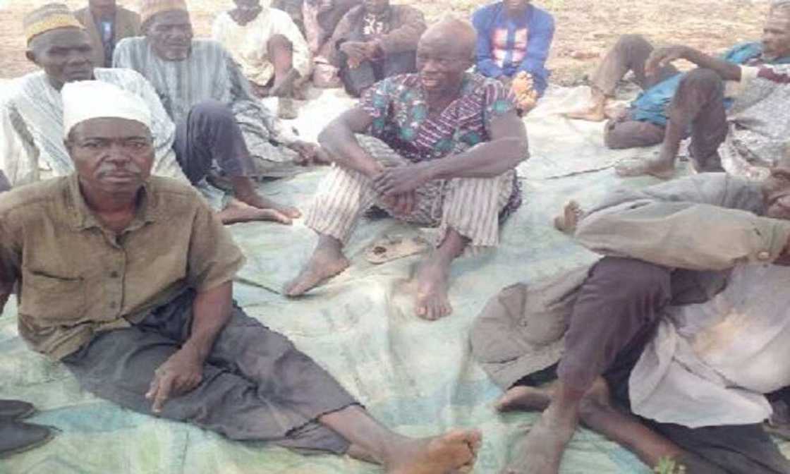 Neja: Ƴan bindiga sun ɗaure ni, ina kallo suka kashe ƴaƴa na 6 ɗaya bayan ɗaya, Dattijo mai shekaru 75 Neja: Ƴan bindiga sun ɗaure ni, ina kallo suka kashe ƴaƴa na 6 ɗaya bayan ɗaya, Dattijo mai shekaru 75