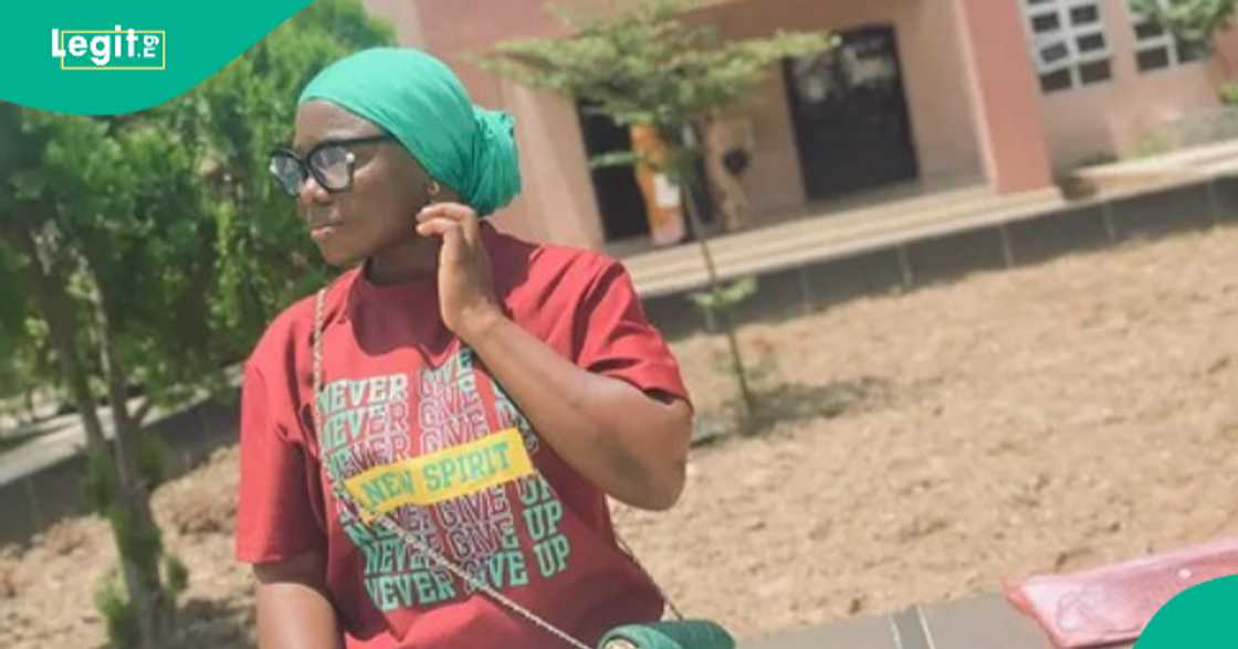 Nigerian lady poses with her nine brothers in a heartwarming video.
