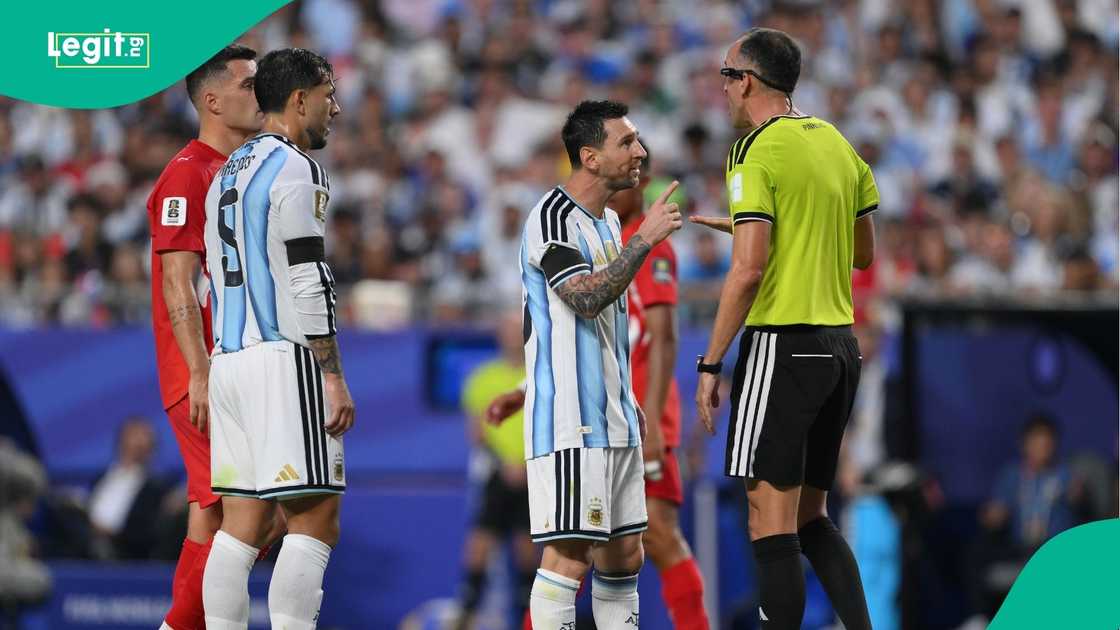 Lionel Messi, Joao Pinheiro, FIFA, World Cup, Argentina, Switzerland, Kansas City Stadium. Lionel Messi, Joao Pinheiro, FIFA, World Cup, Argentina, Switzerland, Kansas City Stadium.
